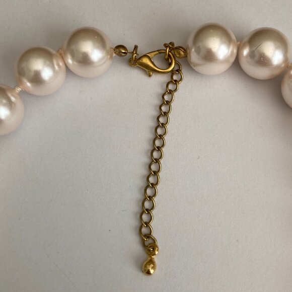 Vintage Cream Glass Pearl Necklace 18-21" 15mm Hand Knotted Matinee Gold Tone - Picture 6 of 11